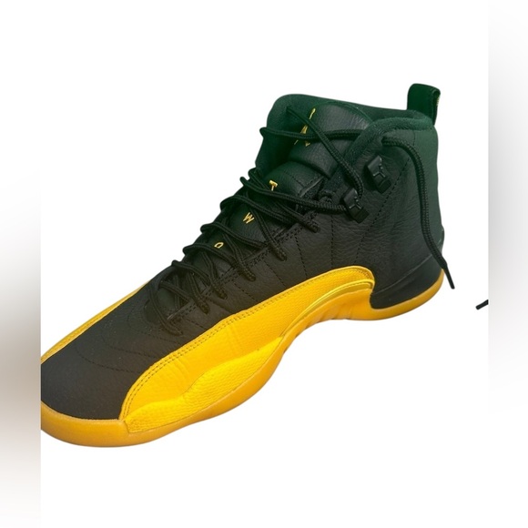 Air Jordan 12 Retro "University Gold" Men US size 11 - Picture 4 of 12
